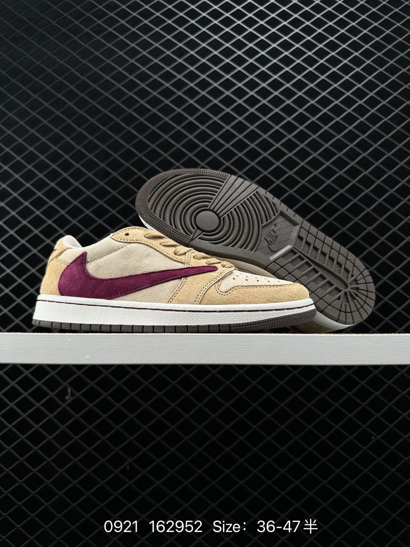 Travis Scott x Air Jordan 1 Low 